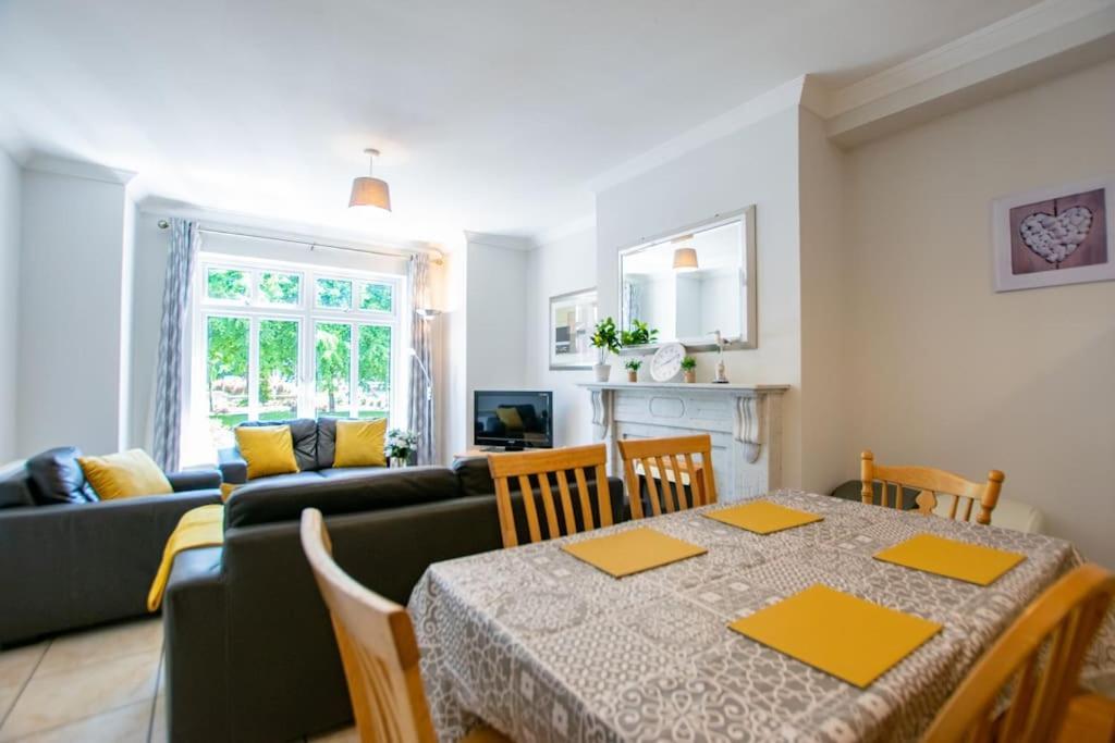 Casa vacanze 89 - Spacious Townhouse By Shortstays Galway