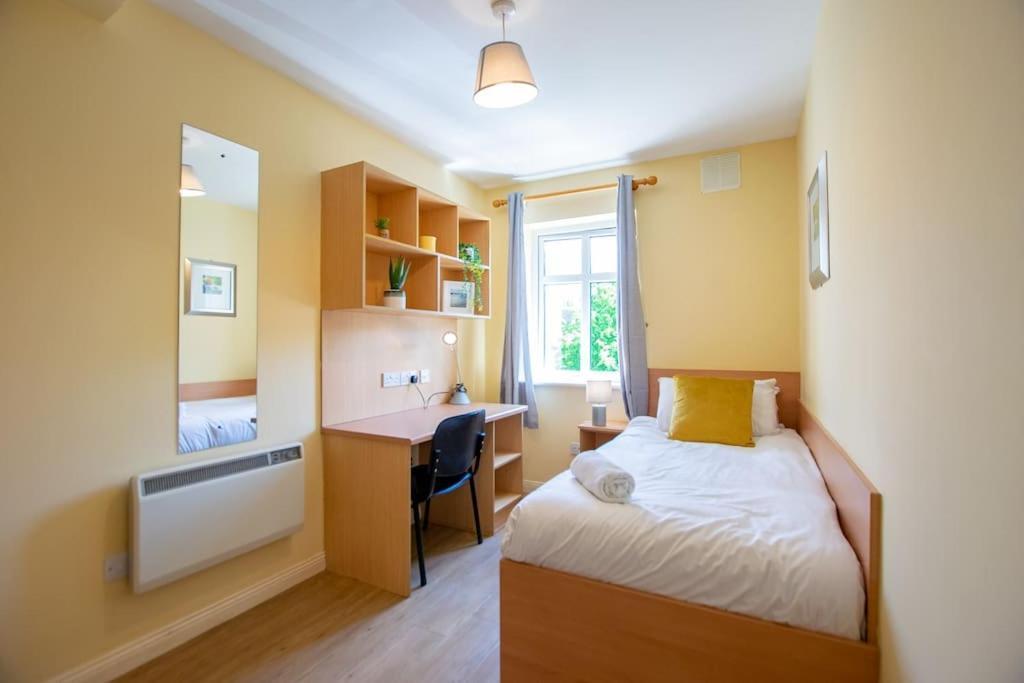 89 - Spacious Townhouse By Shortstays Hébergement de vacances *